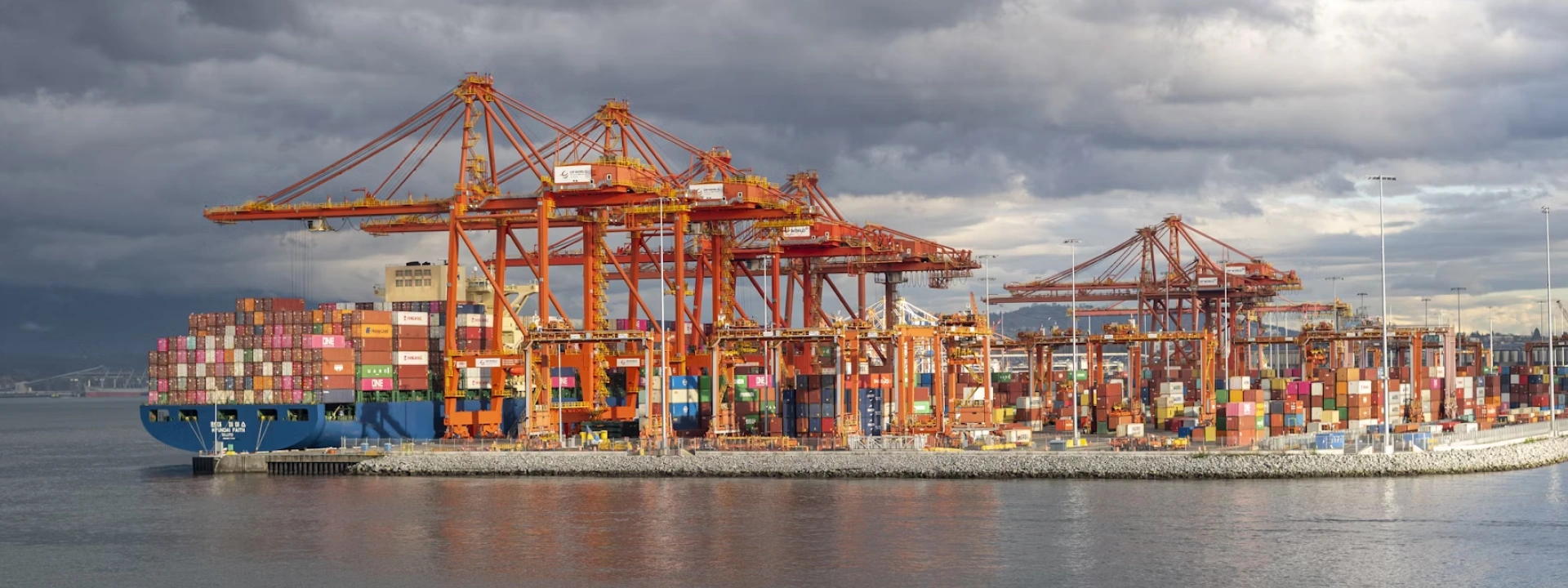Port with containers and cranes